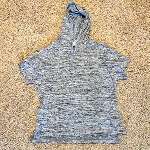 Athleta Girl Fine Knit Salt & Pepper Short Sleeve Hoodie with Kangaroo Pocket
